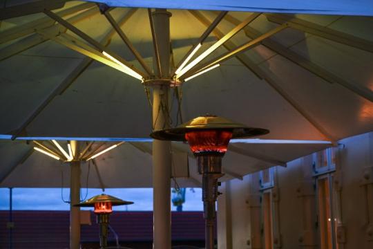 pose parasol chauffant